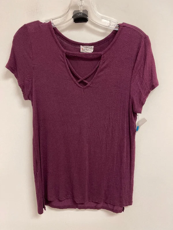 Top Short Sleeve By Glitz In Purple, Size: Xl